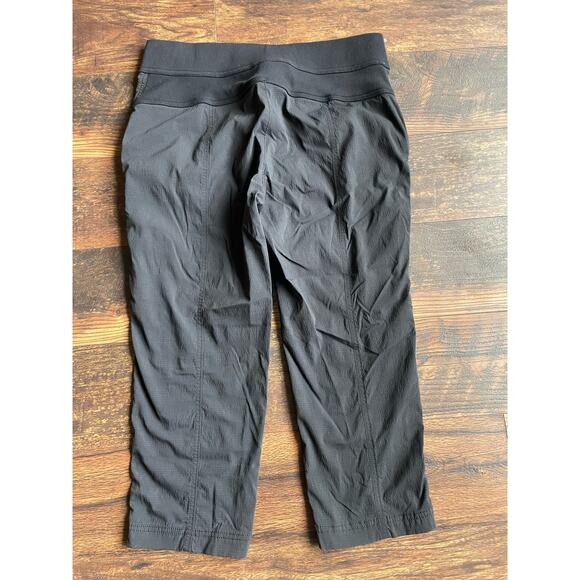 Athleta Trekkie Capri Pants Black Ripstop Cargo Utility Hiking Camp Sz 12 - Picture 7 of 12